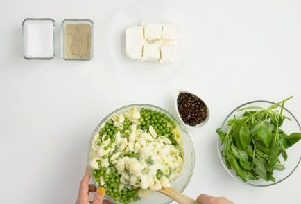 Фото шага рецепта Ракушки конкилье с йогуртом зеленым горошком и чили 57704 шаг 5  