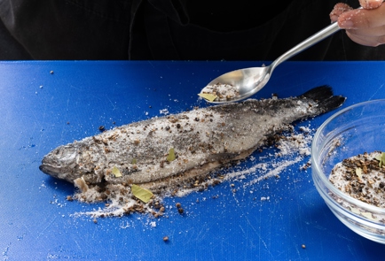 Фото шага рецепта Речная рыба в пряном смородиновом рассоле 151204 шаг 8  