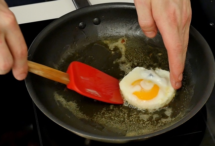 Фото шага рецепта Рубленый бифштекс с яйцом 33381 шаг 8  
