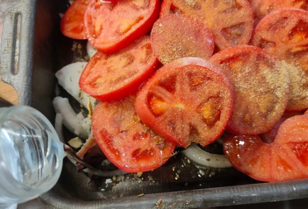 Фото шага рецепта Рыба зубатка запеченная с помидорами и луком 175453 шаг 11  