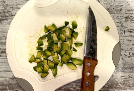 Фото шага рецепта Салат из цветной капусты с овощами и авокадо 175253 шаг 7  