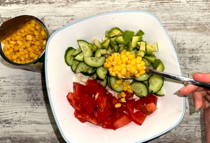 Фото шага рецепта Салат из цветной капусты с овощами и авокадо 175253 шаг 8  