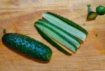 Фото шага рецепта Салат из зеленого лука с огурцом яйцом и сметаной 175938 шаг 5  