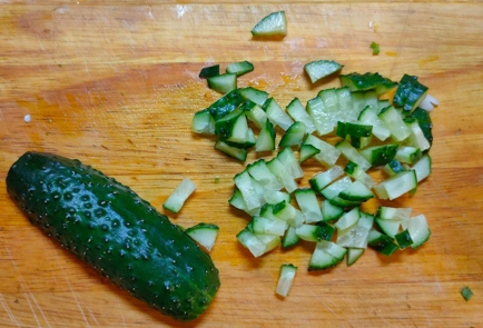 Фото шага рецепта Салат из зеленого лука с огурцом яйцом и сметаной 175938 шаг 6  