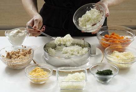 Фото шага рецепта Классический салат Мимоза с морковью 152964 шаг 10  