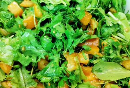 Фото шага рецепта Салат с адыгейским сыром зеленью и орехами 151218 шаг 11  