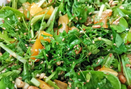 Фото шага рецепта Салат с адыгейским сыром зеленью и орехами 151218 шаг 15  