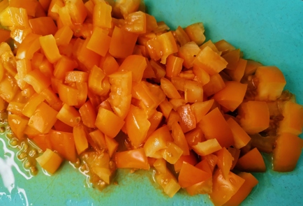 Фото шага рецепта Салат с адыгейским сыром зеленью и орехами 151218 шаг 9  
