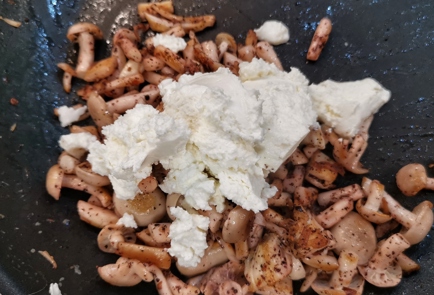 Фото шага рецепта Салат с грибами шимеджи и базиликом 152662 шаг 10  