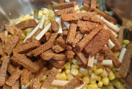 Фото шага рецепта Салат с колбасой 190743 шаг 8