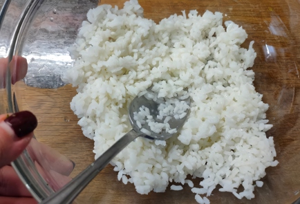Фото шага рецепта Салат с крабовыми палочками рисом и кукурузой 175138 шаг 11  