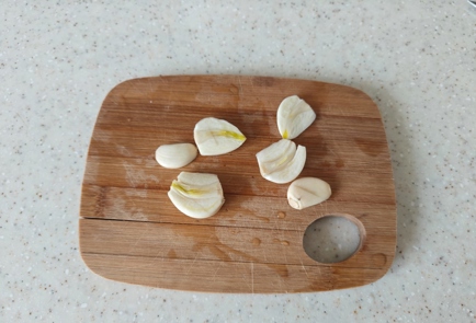 Фото шага рецепта Салат с креветками и авокадо 175932 шаг 1  