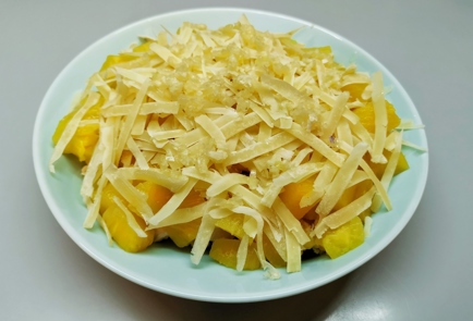 Фото шага рецепта Салат с курицей сыром и ананасами 42952 шаг 5  