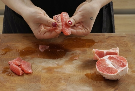 Фото шага рецепта Салат с куриной печенью грейпфрутом и мацони 152846 шаг 8  