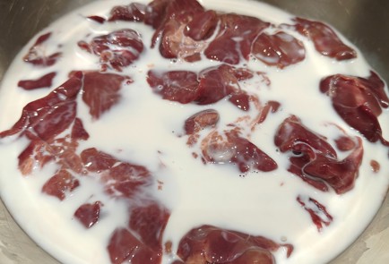 Фото шага рецепта Салат с куриной печенью и апельсином 190883 шаг 1  