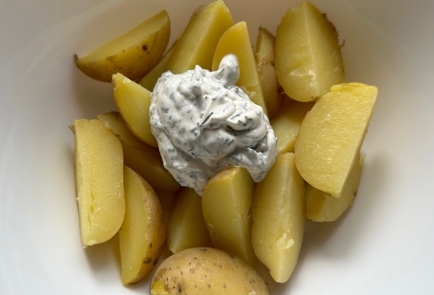 Фото шага рецепта Салат с луком и картофелем 174272 шаг 8  