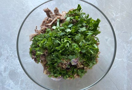 Фото шага рецепта Салат с отварной говядиной и горячим маслом 186554 шаг 8  