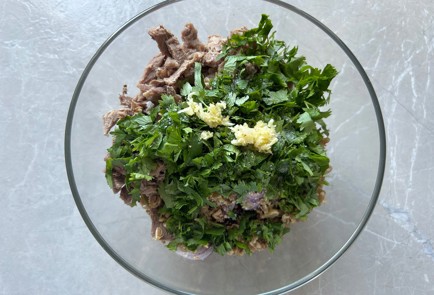 Фото шага рецепта Салат с отварной говядиной и горячим маслом 186554 шаг 9  