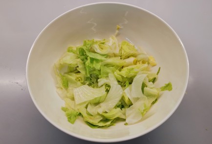 Фото шага рецепта Салат с сыром фета 186570 шаг 1  