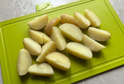Фото шага рецепта Салат с тунцом и молодым картофелем 174126 шаг 6  