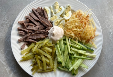 Фото шага рецепта Салат с языком и картофелем пай 174145 шаг 11  