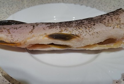 Фото шага рецепта Щука на сковороде с квашеной капустой 190838 шаг 2  