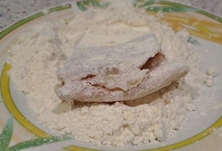 Фото шага рецепта Щука на сковороде с квашеной капустой 190838 шаг 4  