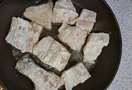 Фото шага рецепта Щука на сковороде с квашеной капустой 190838 шаг 5  