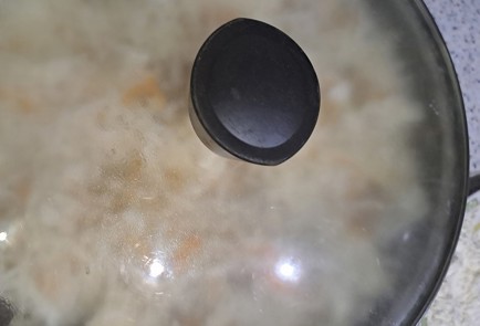 Фото шага рецепта Щука на сковороде с квашеной капустой 190838 шаг 9  