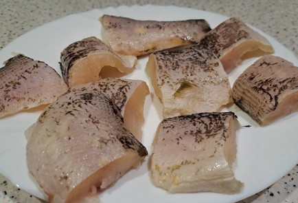 Фото шага рецепта Щука на сковороде с острым и сладким перцем 190840 шаг 3  