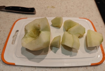 Фото шага рецепта Селедка под шубой с яблочным соусом 176166 шаг 6  