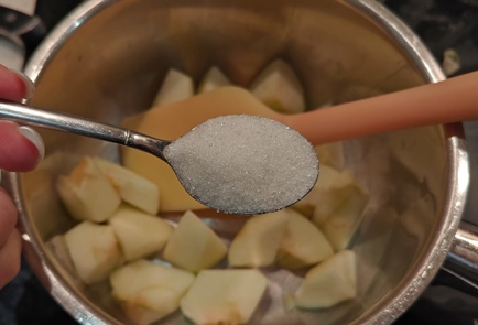 Фото шага рецепта Селедка под шубой с яблочным соусом 176166 шаг 9  