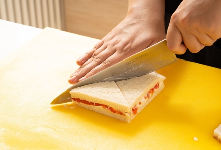 Фото шага рецепта Сэндвичи с козьим сыром и грецким орехом 139837 шаг 6  