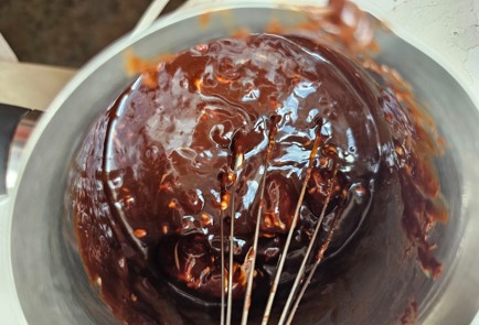 Фото шага рецепта Шоколадные кексы с черносливом 186711 шаг 4  
