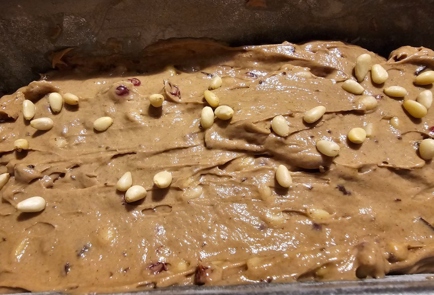 Фото шага рецепта Шоколадный кекс с кедровыми орехами 174817 шаг 11  