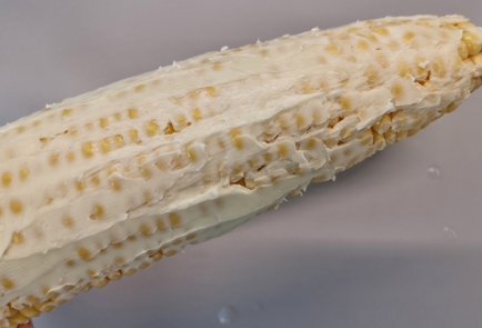 Фото шага рецепта Сливочная кукуруза в рукаве для запекания 152646 шаг 3  