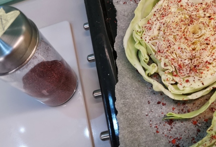 Фото шага рецепта Сливочные капустные стейки с сыром 152587 шаг 4  