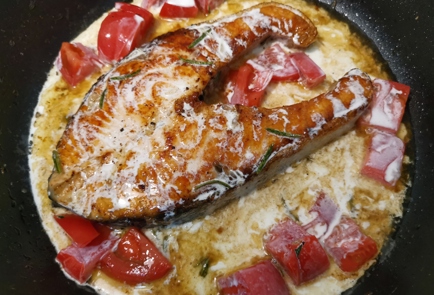 Фото шага рецепта Сливочный стейк лосося со шпинатом 176318 шаг 11  