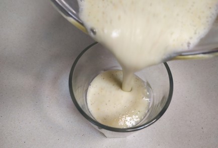 Фото шага рецепта Смузи с киви грушей и овсянкой 190880 шаг 8