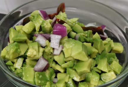 Фото шага рецепта Сочинский салат с маринованными огурцами 152342 шаг 4  