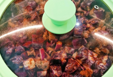 Фото шага рецепта Солянка из краснокочанной капусты с фаршем 152592 шаг 7  