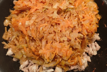 Фото шага рецепта Солянка с куриными бедрышками и адыгейским сыром 175466 шаг 13  