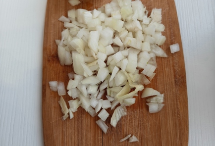 Фото шага рецепта Солянка с куриными бедрышками и адыгейским сыром 175466 шаг 2  
