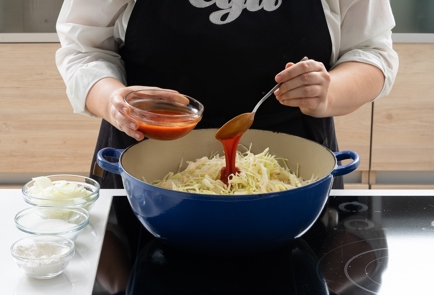 Фото шага рецепта Солянка со стерлядью осетриной на сковороде 151703 шаг 1  