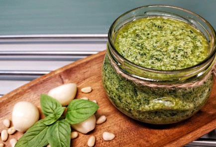 Фото шага рецепта Соус песто 190713 шаг 11
