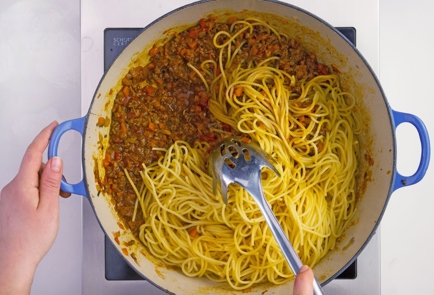 Фото шага рецепта Спагетти болоньезе 57932 шаг 5  