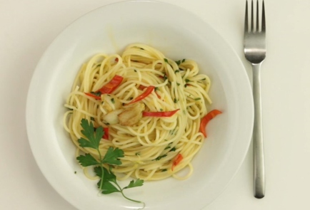 Фото шага рецепта Спагетти с чесноком и маслом 17620 шаг 10  