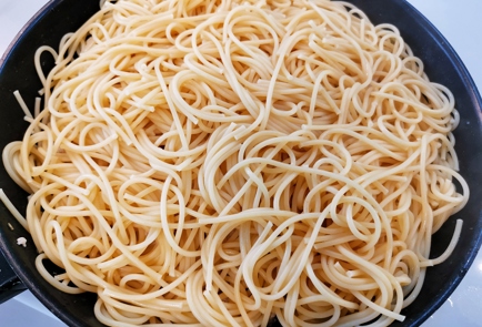 Фото шага рецепта Спагетти с трюфельным соусом 151115 шаг 8  