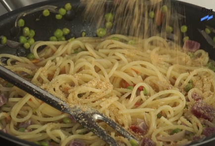 Фото шага рецепта Спагетти с зеленым горошком и тунцом 125374 шаг 6  