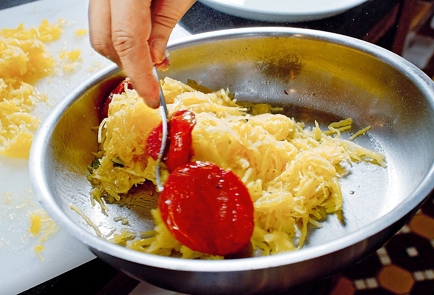 Фото шага рецепта Спагеттисквош с вялеными помидорами 30412 шаг 6  